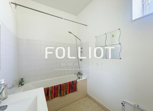 Appartement 3 pièces à vendre au centre-ville de Granville - Réf 12726tv
