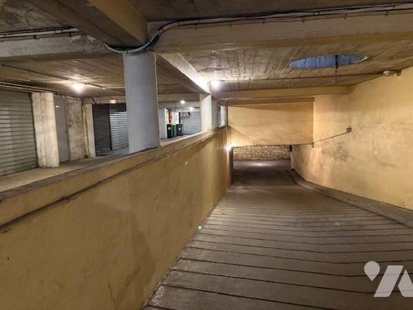 MONTROUGE - BOX 1 PLACE - SOUS-SOL