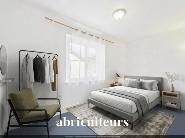Maison aux volumes généreux 5 chambres et 1 bureau Beau jardin arboré sans vis-à-vis Garage Zola