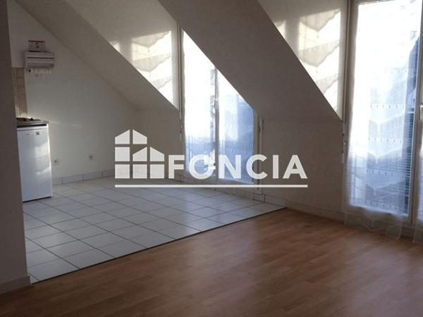 Location Studio 25 m² - 1-3-5 AVENUE DE L'EUROPE Le Coudray 28630