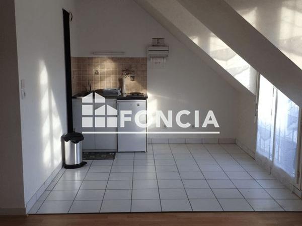 Location Studio 25 m² - 1-3-5 AVENUE DE L'EUROPE Le Coudray 28630