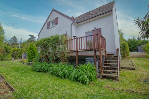 Magnifique pavillon familial avec piscine proche toutes commodités 479 000 €