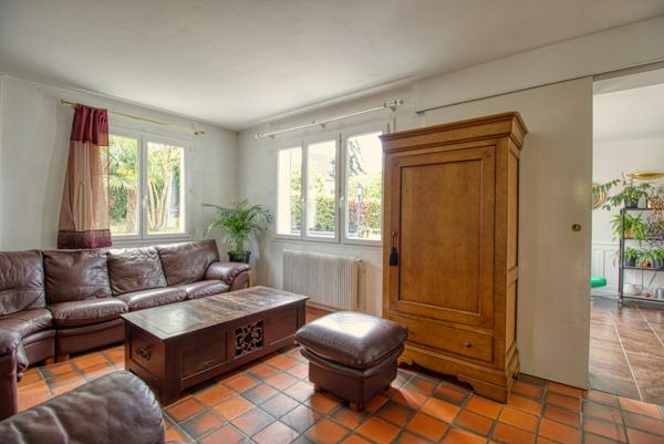 Magnifique pavillon familial avec piscine proche toutes commodités 479 000 €