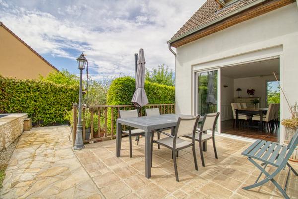 Magnifique pavillon familial avec piscine proche toutes commodités 479 000 €