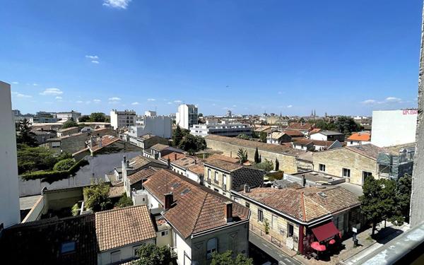 Appartement à vendre    1 pièce •  Bordeaux