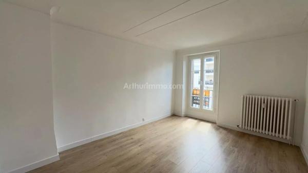 Vente                                                      Appartement
                        
                     3 pièces                      61 m2                     à Saint-Fargeau-Ponthierry