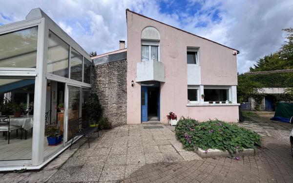 Maison à vendre    5 pièces •  Breuil-Magné