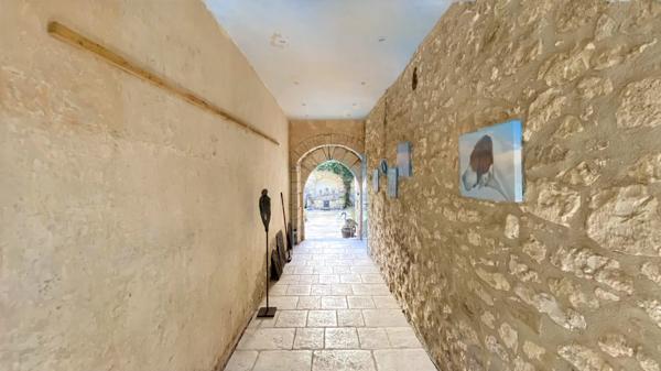 Une exceptionnelle maison de ville du XVIᵉ siècle au passé rare