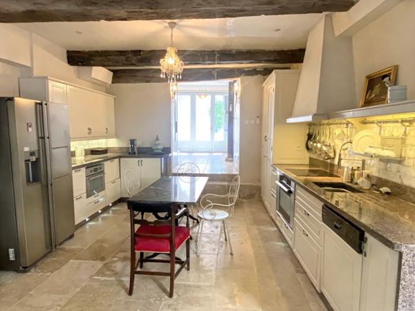 Une exceptionnelle maison de ville du XVIᵉ siècle au passé rare