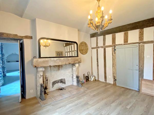 Une exceptionnelle maison de ville du XVIᵉ siècle au passé rare