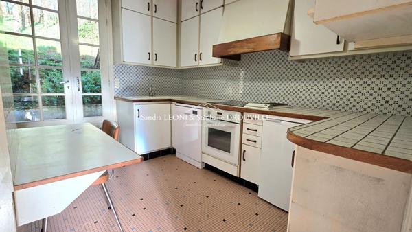 JOUY - CHARMANTE MAISON de 115 m2, 5 PIECES