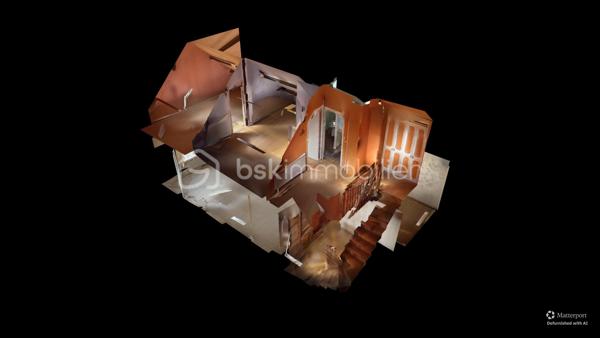 Projet immobilier à très beau potentiel pour cette maison à rénover avec possibilité d’extensions !
Située dans le quartier recherché des Metz à Jouy-en-Josas, dans un environnement calme et verdoyant, cette maison bénéficie d'une belle situation et d'un cadre de vie privilégié, à proximité des commodités.
La maison individuelle d’environ 120m² de surface utile est édifiée sur un terrain global et clos de plus de 1700m² offre un énorme potentiel d’aménagement aux gouts et aux besoins de ses futurs propriétaires.
Au rez-de-chaussée, vous découvrirez une entrée desservant la cuisine et un séjour lumineux ouvrant sur une agréable terrasse exposée Est et donnant sur le terrain arboré en arrière de la maison, idéale pour profiter des beaux jours. Ce niveau comprend également une chambre, un bureau donnant accès à l’étage, une salle de bain et douche, des toilettes indépendantes.
A l’étage, un palier pouvant faire office de bureau dessert un dressing, une salle d’eau ainsi que des toilettes indépendantes, puis en enfilade, deux très belles chambres. 
La maison dispose d’un sous-sol/cave complet avec un accès extérieur.
Un grand garage (plus de 23m²) indépendant et extensible par l’arrière, dispose d’un accès permettant de stationner, en extérieur, 2 voitures minimum sur la propriété.
L’ensemble de ce bien dispose d'un emplacement particulièrement recherché pour les familles. Les établissements réputés de Versailles, le lycée franco-allemand de Buc ainsi que le campus HEC sont facilement accessibles en bus. La proximité de Vélizy est un véritable plus. Enfin, les axes routiers majeurs : Accès rapide à l'A86 Duplex à 3 minutes et la N118, située à moins de 5 minutes, offrent un accès rapide vers Paris et les principaux pôles économiques de la région.
Ce bien est RARE car disposant d’un important potentiel du fait de son grand terrain dont une partie est forestière. Idéal pour le calme, la verdure et la fraicheur en été. 
VISITE VIRTUELLE disponible sur demande, n’hésitez pas à me contacter pour faire le point sur votre projet immobilier.