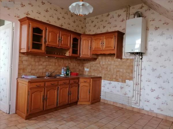 Maison de ville à vendre à Descartes dans l'Indre-et-Loire (37160), ref : 082/349