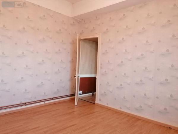 Maison de ville à vendre à Descartes dans l'Indre-et-Loire (37160), ref : 082/349