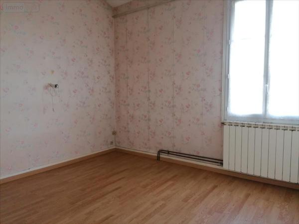 Maison de ville à vendre à Descartes dans l'Indre-et-Loire (37160), ref : 082/349