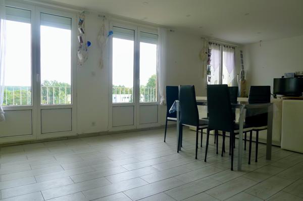 Appartement
         4 pièces
        - 81 m² Exclusivité 160 000 € *