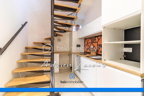 ROMORANTIN-LANTHENAY (41200) - MAISON DE VILLE EN HYPERCENTRE sur 3 niveaux SANS EXTÉRIEUR, au cœur de toutes les commodités, vous profiterez au rez-de-chaussée d’un salon/séjour avec cuisine ouverte ainsi qu’une salle de bain avec wc et d'un accès à la cave. Les étages se composent au premier de 2 chambres et au deuxième d’une chambre parentale avec dressing et d’une salle d’eau avec douches et WC. La maison est entièrement climatisée.
Prévoir travaux.
Chauffage et climatisation par pompe à chaleur air/air (Split), ballon thermodynamique…
A découvrir rapidement!

Pour visiter et vous accompagner dans votre projet n'hésitez pas à me contacter, ADRIEN LACOUR.
- ESTIMATION GRATUITE DE VOTRE BIEN -