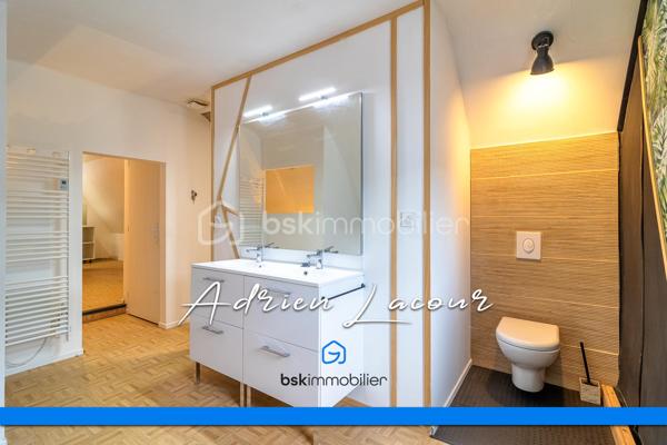 ROMORANTIN-LANTHENAY (41200) - MAISON DE VILLE EN HYPERCENTRE sur 3 niveaux SANS EXTÉRIEUR, au cœur de toutes les commodités, vous profiterez au rez-de-chaussée d’un salon/séjour avec cuisine ouverte ainsi qu’une salle de bain avec wc et d'un accès à la cave. Les étages se composent au premier de 2 chambres et au deuxième d’une chambre parentale avec dressing et d’une salle d’eau avec douches et WC. La maison est entièrement climatisée.
Prévoir travaux.
Chauffage et climatisation par pompe à chaleur air/air (Split), ballon thermodynamique…
A découvrir rapidement!

Pour visiter et vous accompagner dans votre projet n'hésitez pas à me contacter, ADRIEN LACOUR.
- ESTIMATION GRATUITE DE VOTRE BIEN -