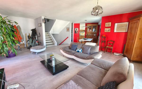 Appartement à vendre    5 pièces • 143,45 m2 Grenoble