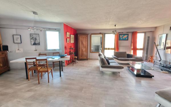 Appartement à vendre    5 pièces • 143,45 m2 Grenoble