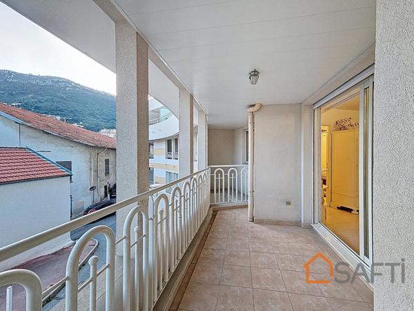 Beausoleil frontière Monaco - 3P traversant 50m2, Double box fermé