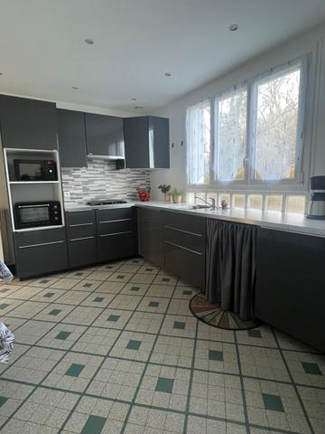 PERIGNY LA ROSE-117m2-MAISON F4