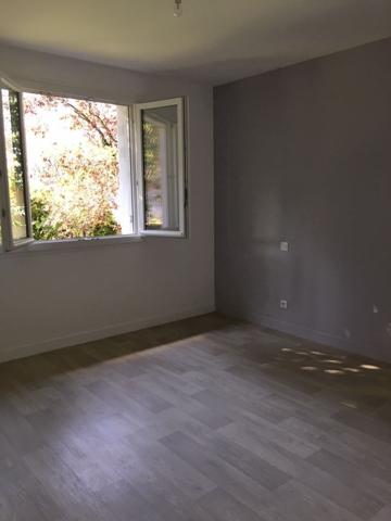 PERIGNY LA ROSE-117m2-MAISON F4