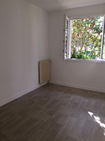 PERIGNY LA ROSE-117m2-MAISON F4