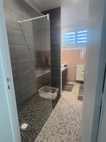 PERIGNY LA ROSE-117m2-MAISON F4