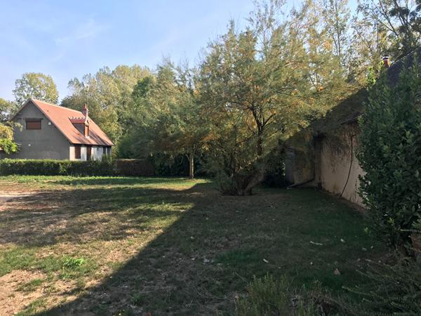 Maison Reuilly 5 pièces de 144.23 m2 avec dépendances , garages et jardin