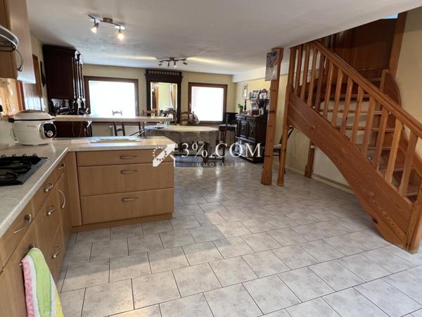 Maison 8 pièce(s) 5 chambre(s) 260 m²