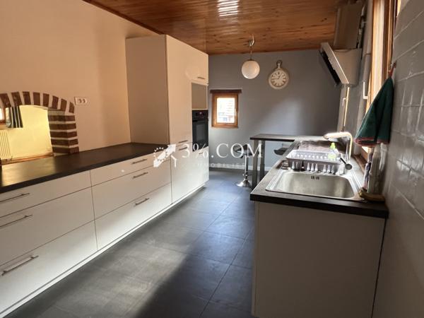 Maison 8 pièce(s) 5 chambre(s) 260 m²