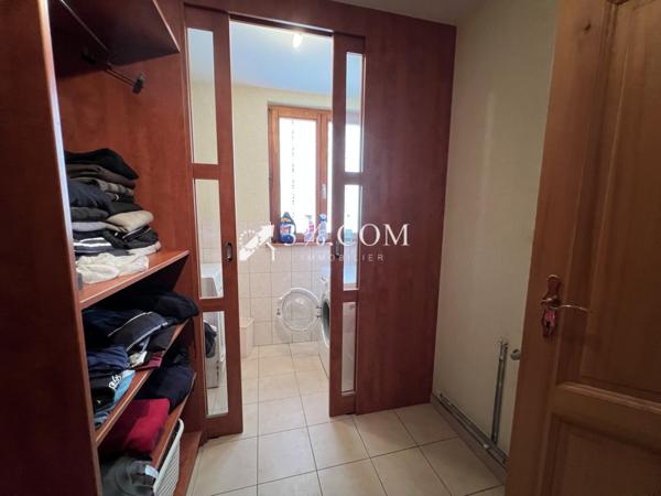 Maison 8 pièce(s) 5 chambre(s) 260 m²