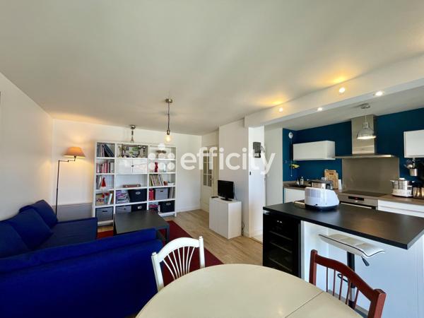 Appartement
         3 pièces
        - 73 m² 310 000 € *
