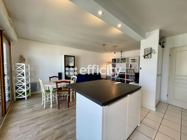 Appartement
         3 pièces
        - 73 m² 310 000 € *