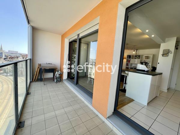 Appartement
         3 pièces
        - 73 m² 310 000 € *