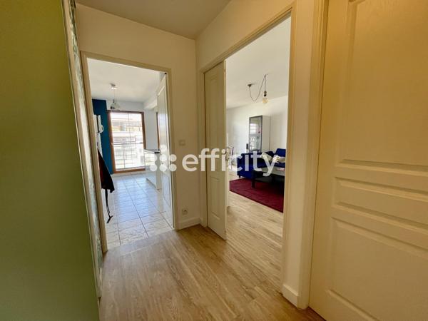 Appartement
         3 pièces
        - 73 m² 310 000 € *