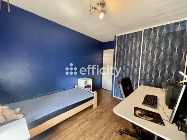 Appartement
         3 pièces
        - 73 m² 310 000 € *
