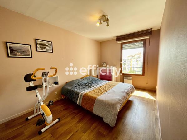 Appartement
         3 pièces
        - 73 m² 310 000 € *