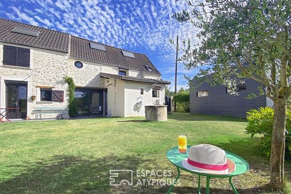 Belle maison en pierre rénovée avec jardin paysager et piscine