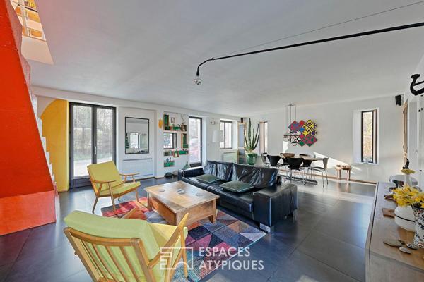 Belle maison en pierre rénovée avec jardin paysager et piscine