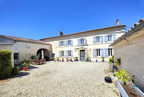 A vendre maison Saint Meme Les Carrieres 6 pièce(s) 162 m2