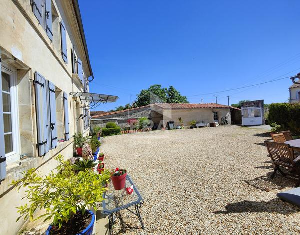 A vendre maison Saint Meme Les Carrieres 6 pièce(s) 162 m2