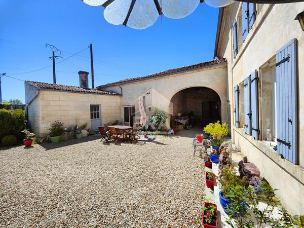 A vendre maison Saint Meme Les Carrieres 6 pièce(s) 162 m2