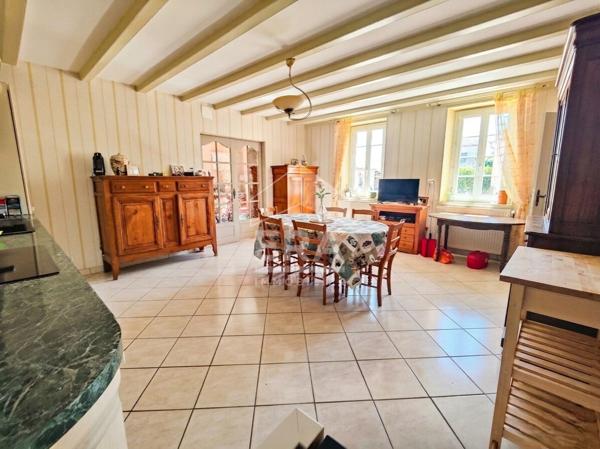 A vendre maison Saint Meme Les Carrieres 6 pièce(s) 162 m2