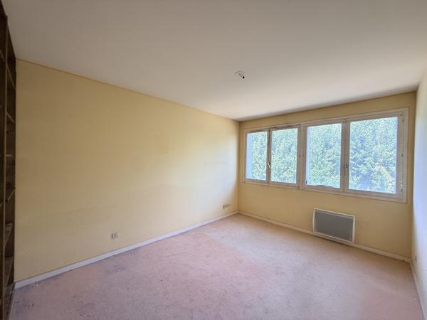 146 m² à Chamalières - Garage, 2 parkings et balcon filant