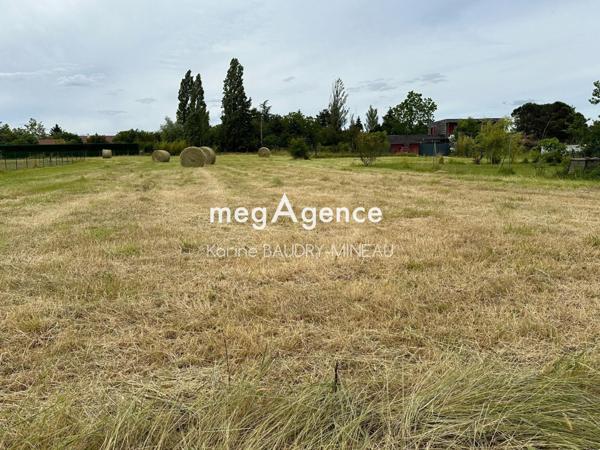 Terrain à CHATELLERAULT, 86100 - 675m²