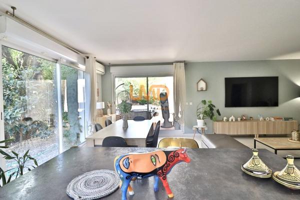 Trois chambres, grand jardin, aucun travaux, accès autoroutier aisés.