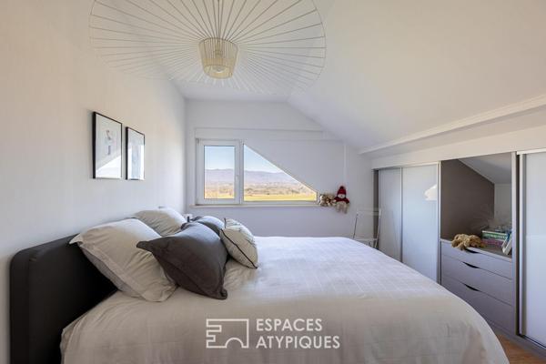 Maison familiale avec piscine et vue panoramique sur les monts