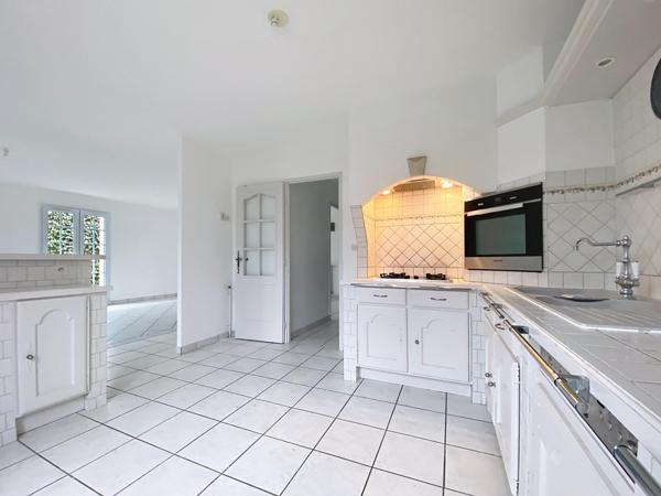 LE HAILLAN : maison plain pied de 110 m2 + jardin